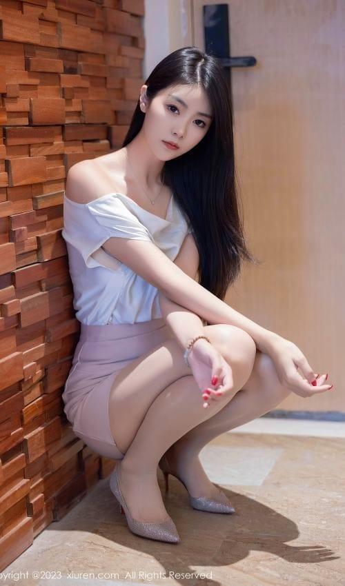 [Xiuren秀人网] 可樂Vicky 美腿丝袜No.7457 期[96P/877MB] 2023.09.28